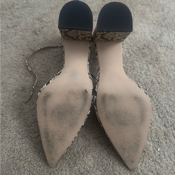 Nordstrom Paola Ankle Strap Pointed Toe Pump Ivory Snake - Picture 5 of 5